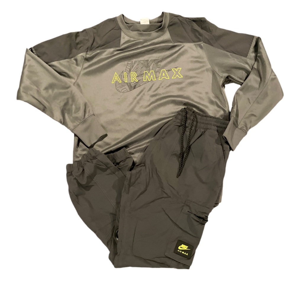 Nike Air Max Crewneck Suit